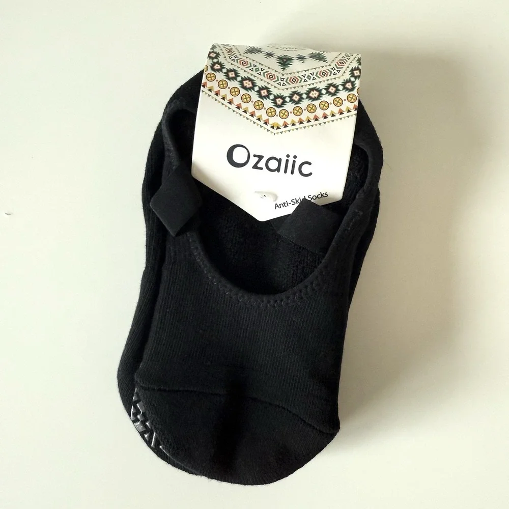 Ozaiic Anti Skid Socks Three Pairs New With Tags Yoga Grippy Casual Travel OS